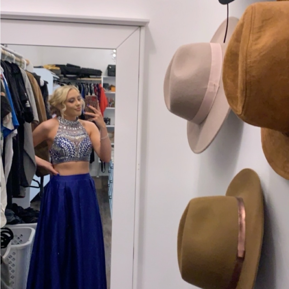Elegant Blue Evening Gown